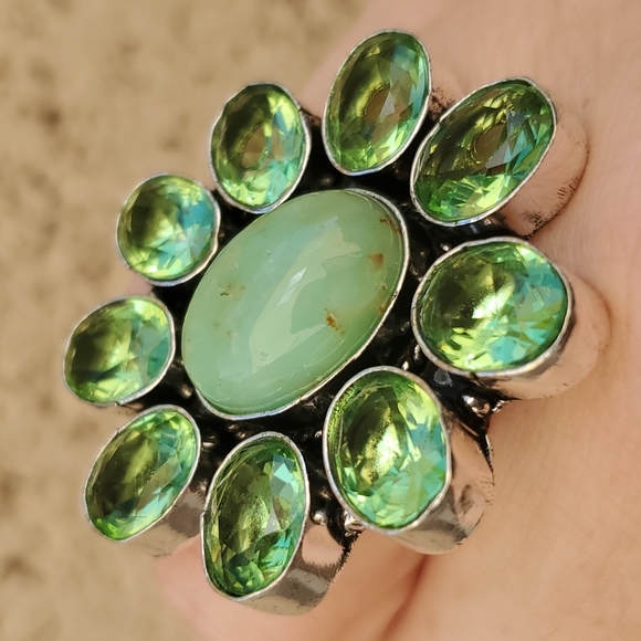 New Huge Chrysoprase and Tsavorite 925 Silver Statement Ring. - Picture 10 of 16